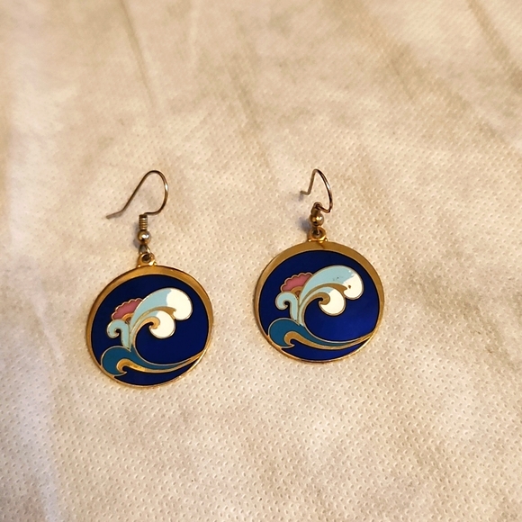 Vintage Floral Gold Earrings - Picture 3 of 3